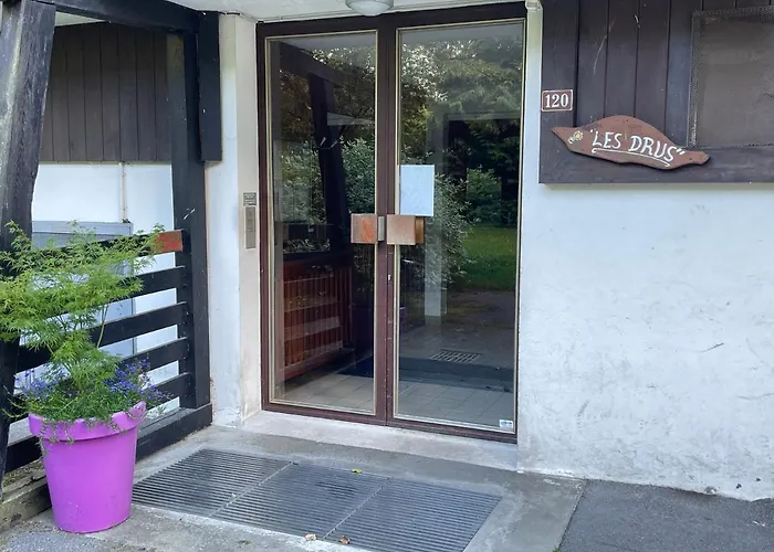 Bois Du Bouchet, Vue Montagne, Calme, Parking Gratuit, Proche Centre