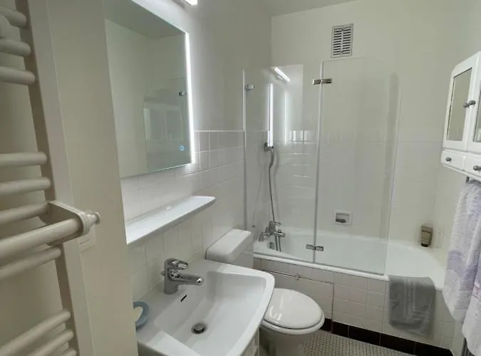 Bois Du Bouchet, Vue Montagne, Calme, Parking Gratuit, Proche Centre